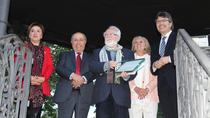 Juan De Loxa Entre El Alcalde De Granada, La Delegada De La Junta Y El Diputado Provincial De Cultur