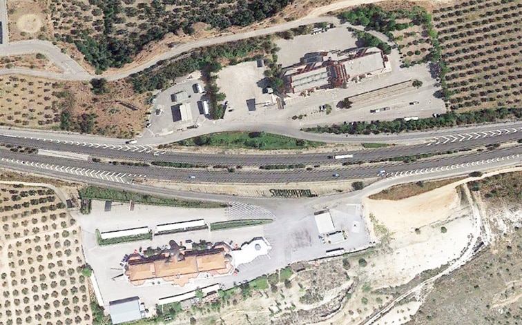 Vista Aérea De Las Dos áreas De Servicio Situadas En La Autovía A92 A La Altura De Loja