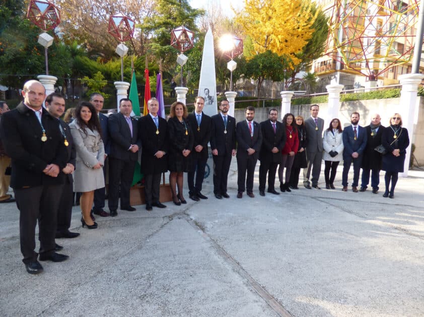 Los Corporativos Lojeños Durante El Acto Del Día De La Constitución. C. Molina.