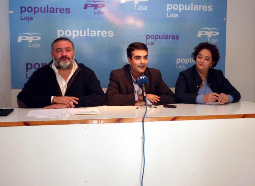 Pablo García, Joaquín Camacho Y Rosa Fuentes En Rueda De Prensa. J.m.j.