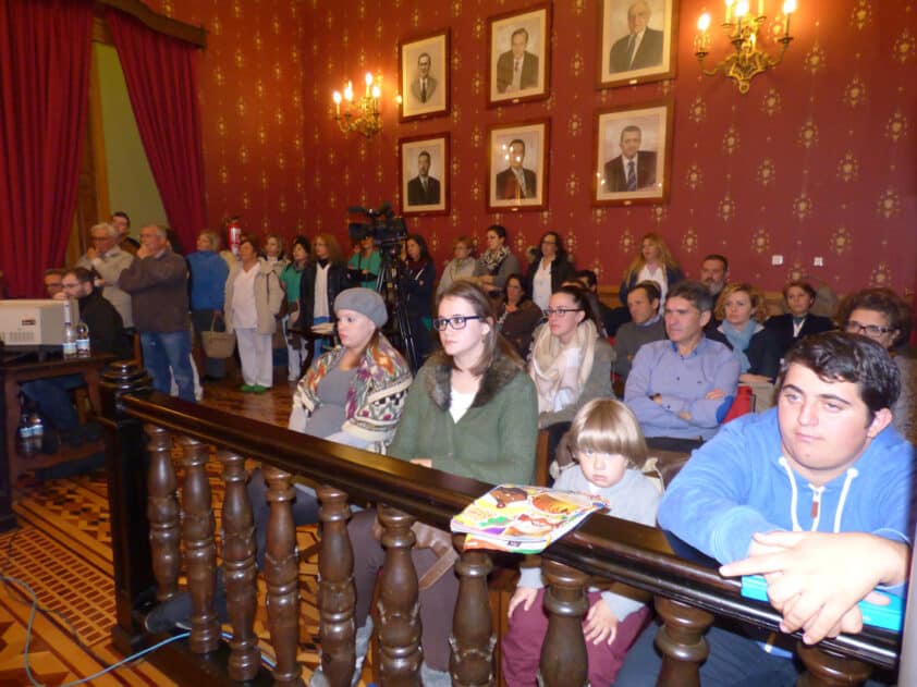 Los Trabajadores De La Residencia Siguieron Muy De Cerca La Sesión Plenaria. A.m.