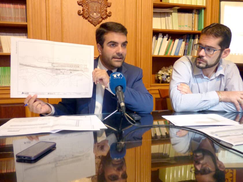 Camacho Y Ordóñez En Rueda De Prensa Presentando El Proyecto. J.mª.j.