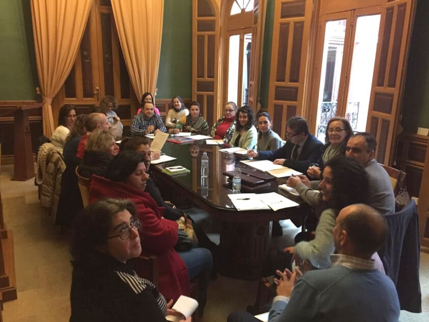 Reunión De La Comisión De Absentismo Escolar En El Ayuntamiento De Loja.
