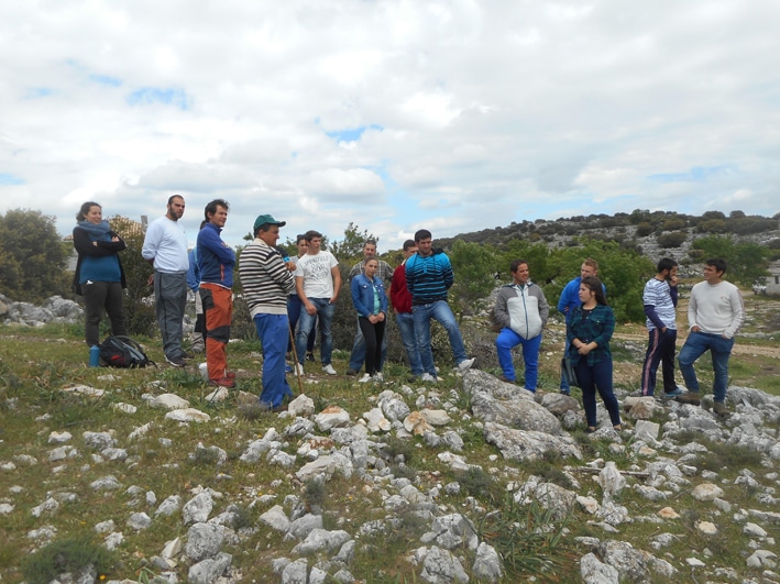 Los Jóvenes Estudiantes En La Finca Donde Llevaron A Cabo Su Actividad Práctica.
