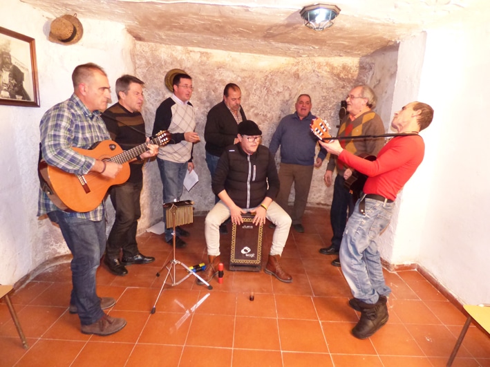 Los Integrantes Del Grupo En La Cueva Del Tío Dani, Sede De La Peña La Orza