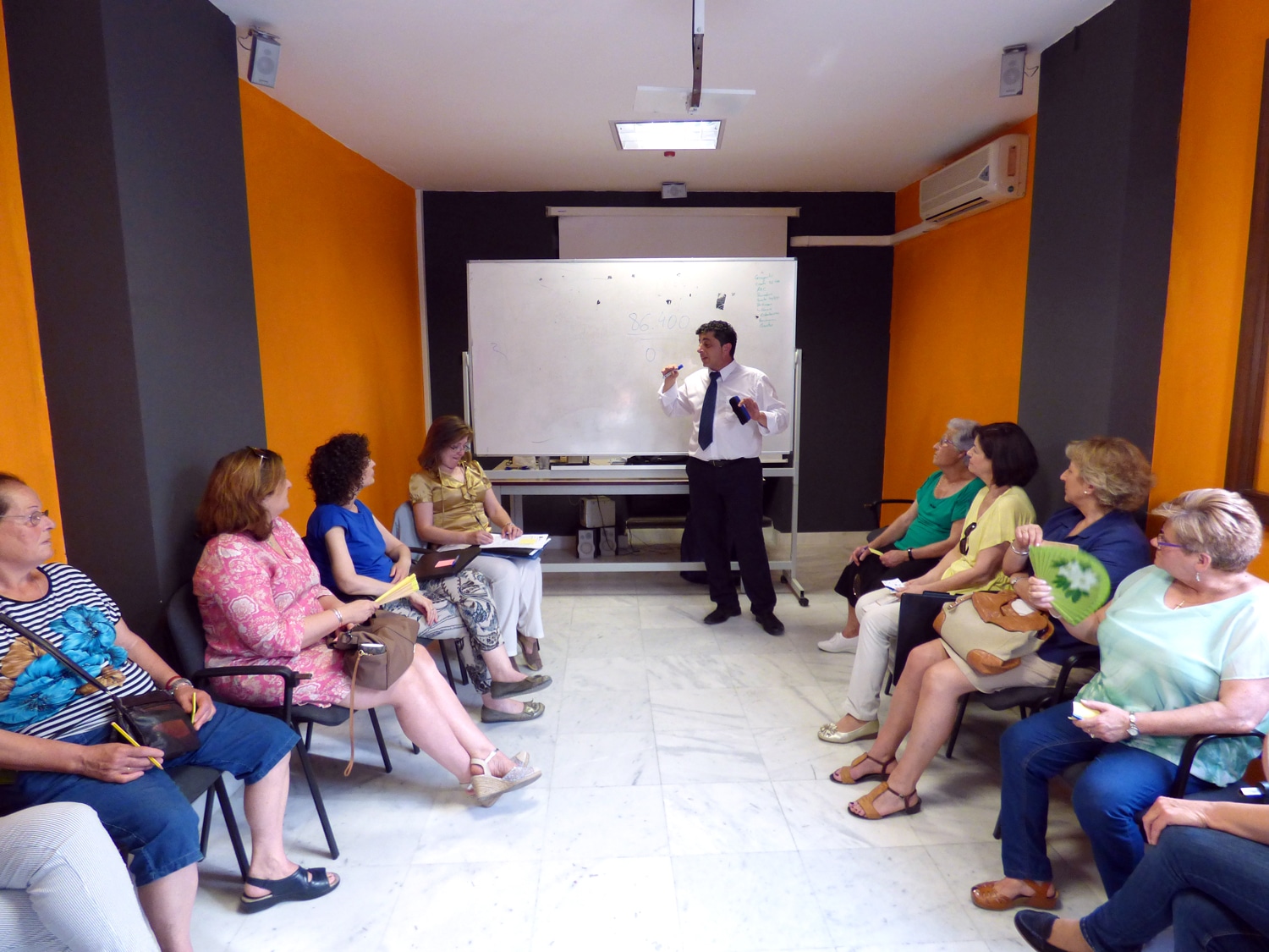Algunas De Las Mujeres Participantes Durante La Clausura Del Taller.