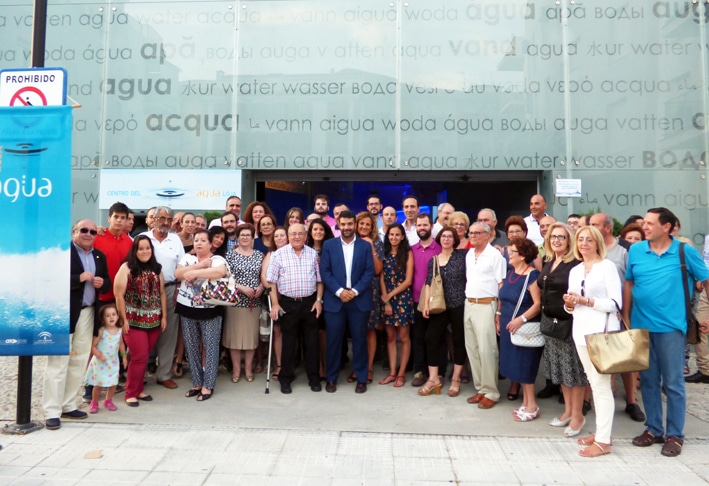 Corporación Y Representantes De Colectivos Lojeños, Ayer, Durante La Inauguración Del Centro Del Agu