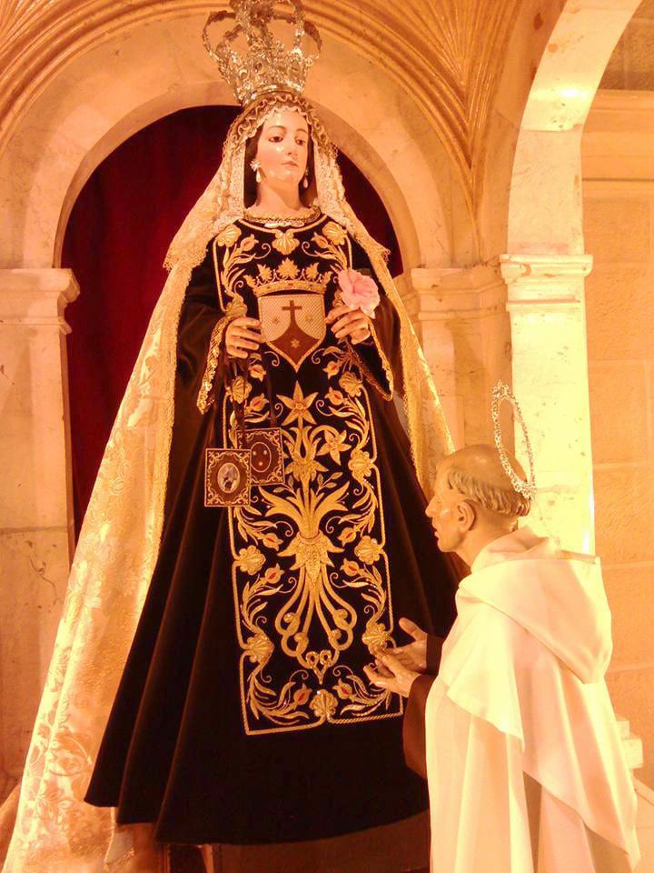 La Virgen Del Carmen Preparada Para Su Novena, Con Su Nuevo Escapulario.