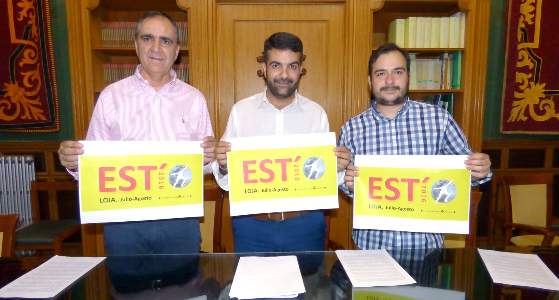 El Alcalde Junto A Los Concejales De Cultura Y Fiestas, Durante La Presentación Del Estío