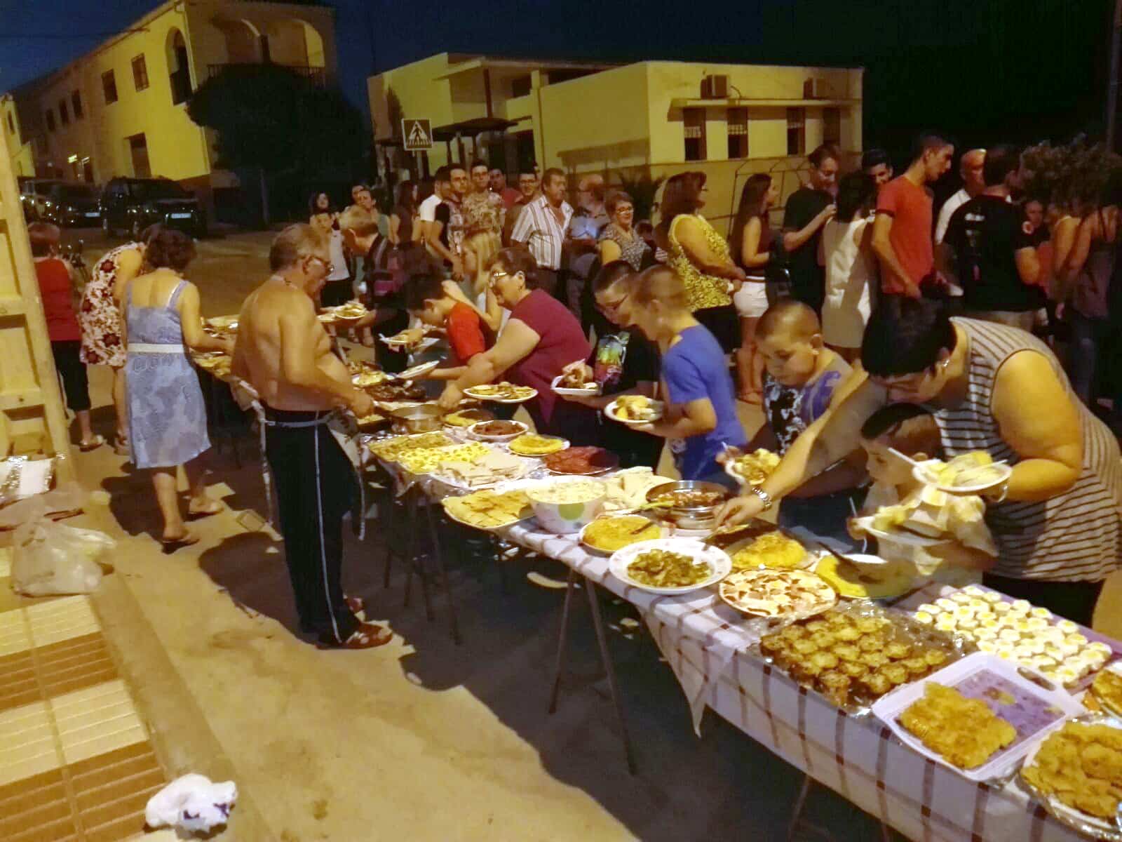 Numerosos Vecinos Y Visitantes Disfrutaron De La Fiesta De La 'sardinada' En Balerma.