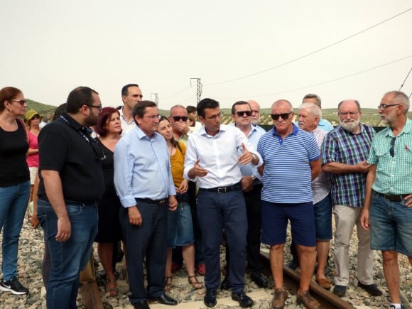 Integrantes De La Mesa Por El Ferrocarril En Una Reciente Visita A Las Obras Del Ave En Loja.