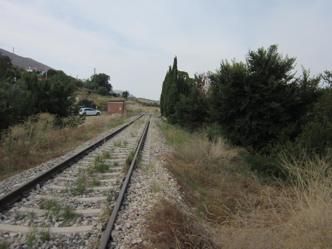 Foto De La Vía Del Tren A Su Paso Por Plines