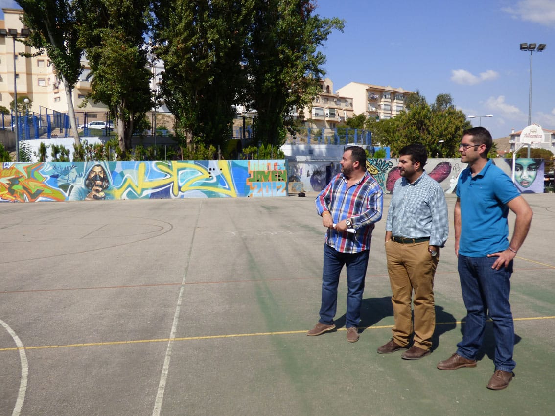 Los Ediles De Obras Y Deportes Junto Al Alcalde En Las Pistas Del Caminillo. M.m.