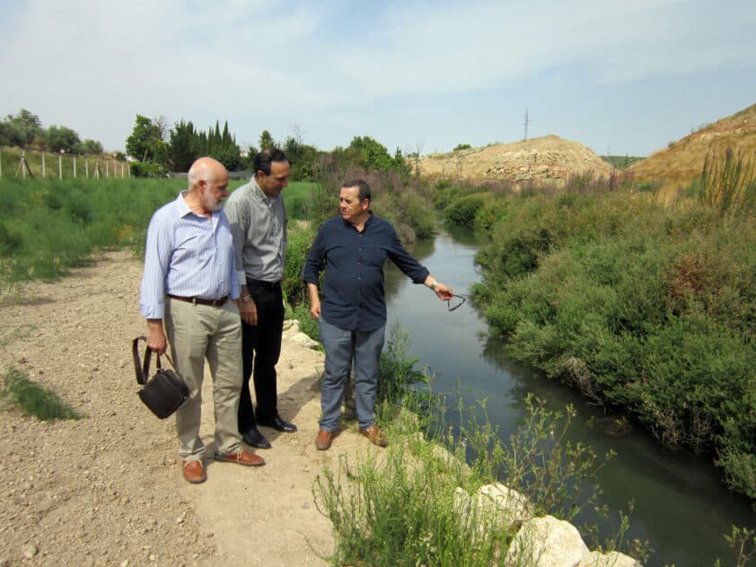 Cámara, Vázquez Y Castellano Junto Al Río Genazar Durante La Visita. Foto: Marina Miranda