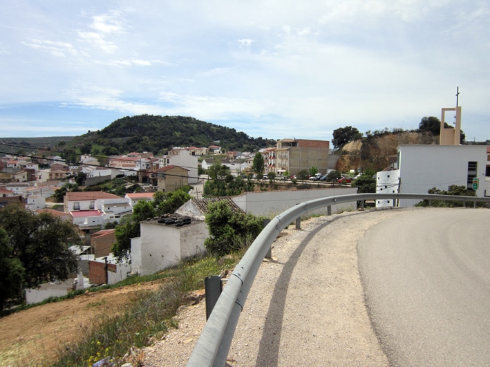 La Carretera Autonómica A4154 A Su Paso Por La Localidad De Ventorros De San José.