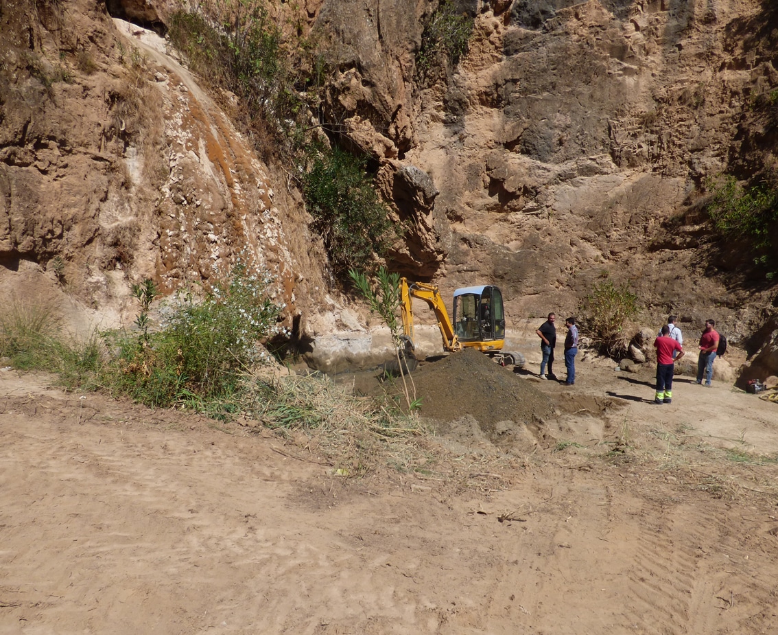 Los Trabajos Se Centran En Eliminar Los Sedimentos De La Poza De Las Chorreras. M.m.
