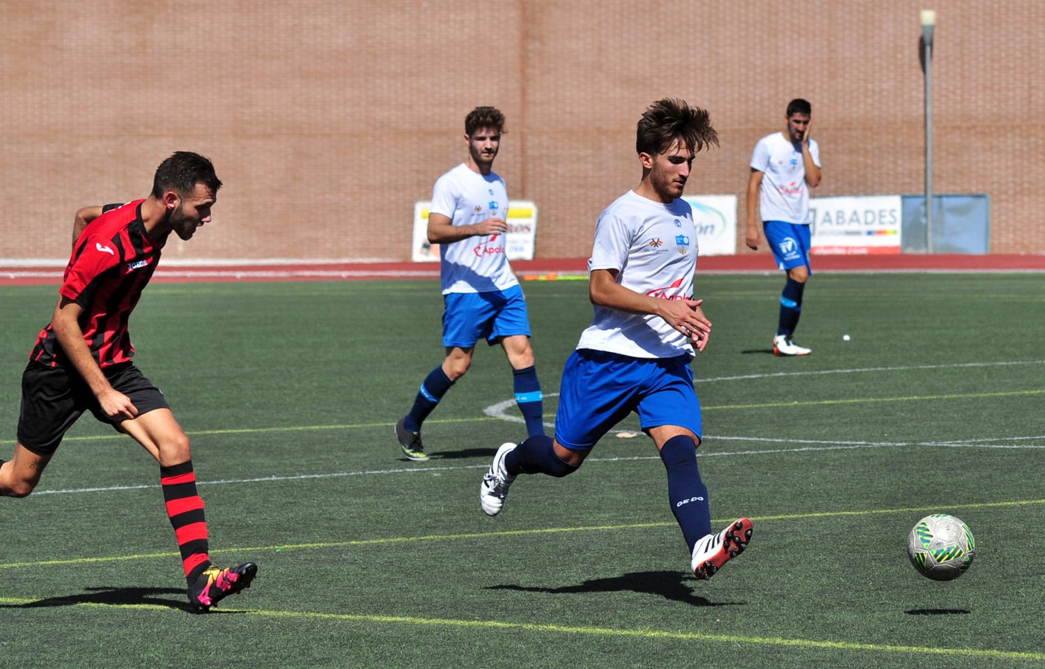 Javi Del Moral Avanza Con El Balón En El Partido Del Pasado Domingo