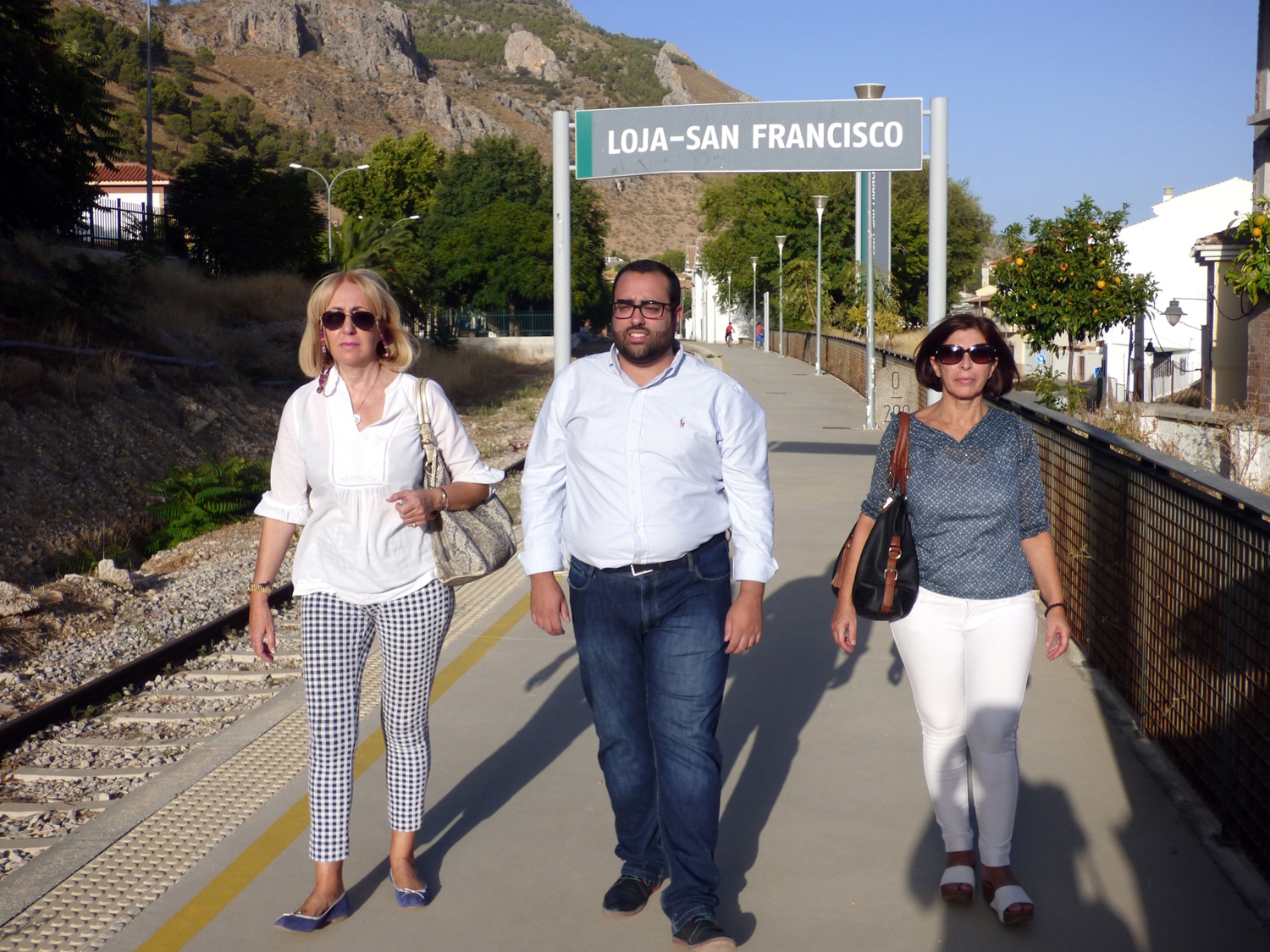 Mancilla, Acompañado Por Las También Concejalas Juana Mancilla Y Encarnación Vaquero