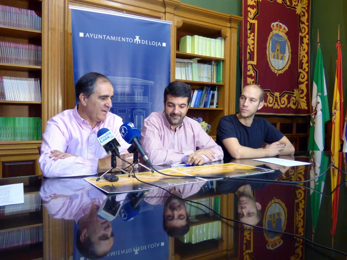 Gómez, Camacho Y Ronda En La Presentación Del Concurso De Relato Corto. M. M.