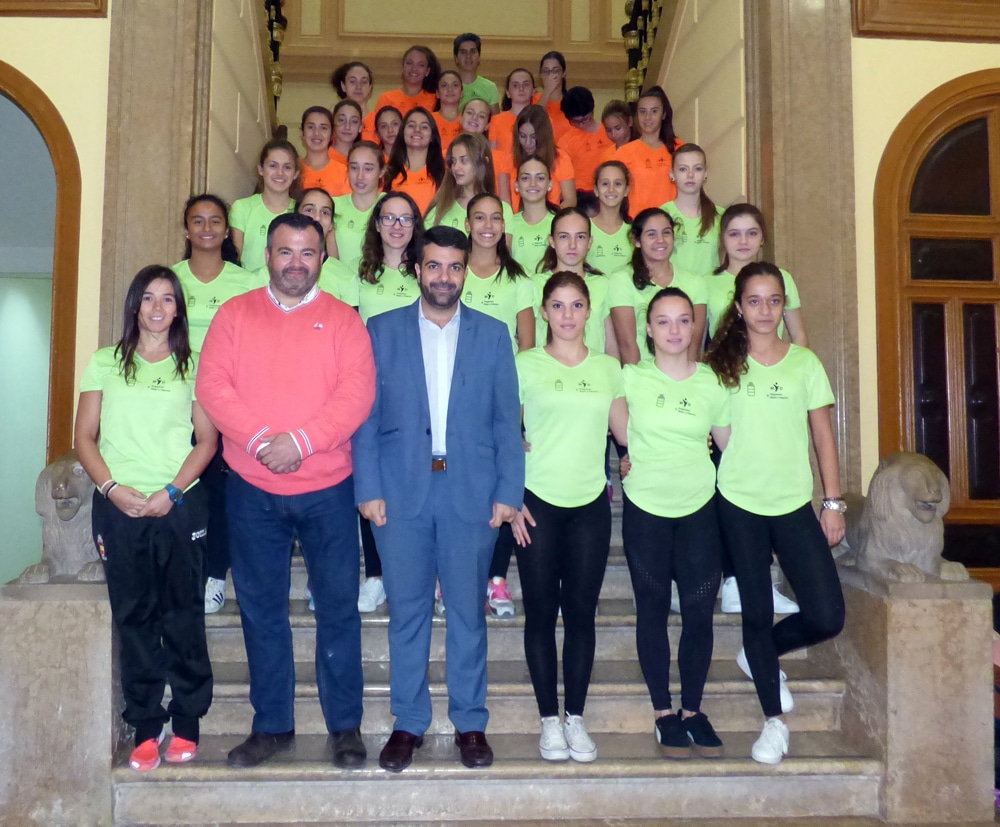 La Selección Española De Kárate, Junto Al Alcalde Y Concejal De Deportes. Foto: M. Miranda