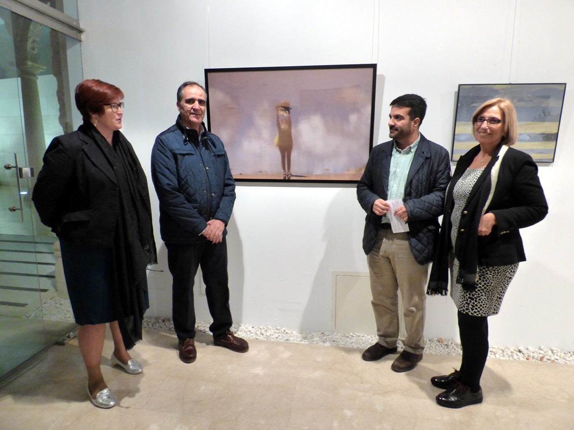 Cano, Gómez, Camacho Y La Artista Ana Delgado Junto A Una De Sus Obras. A. M.