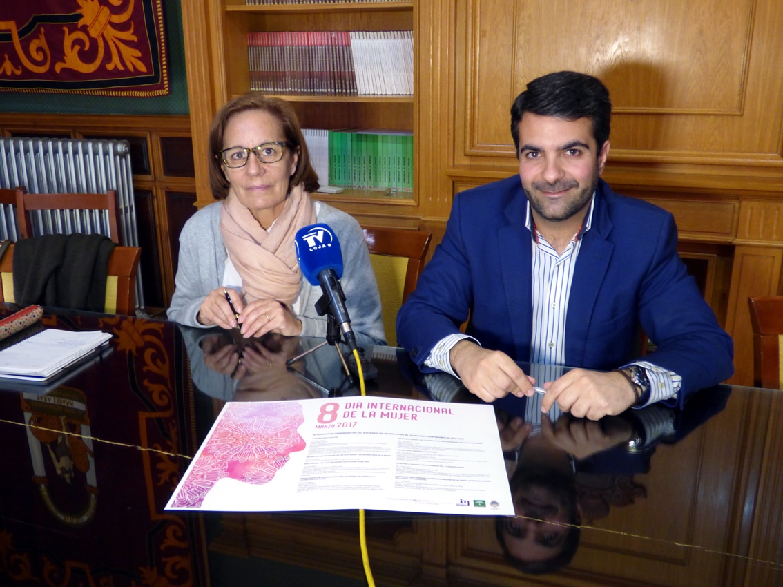 La Concejala De Igualdad, Matilde Ortiz, Y El Alcalde De Loja, Joaquín Camacho. Foto: Calma