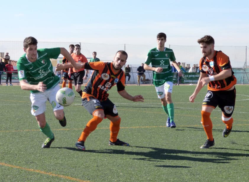 Álex Moreno Y Choco Durante Un Partido Esta Temporada Con El Loja.