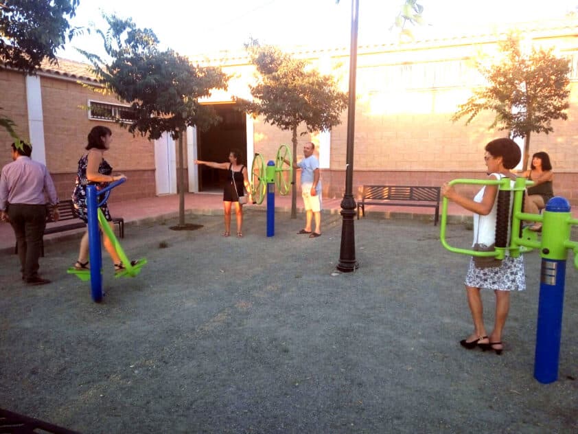 El Nuevo Parque Biosaludable Cuenta Con Cuatro Máquinas Para Hacer Ejercicio.