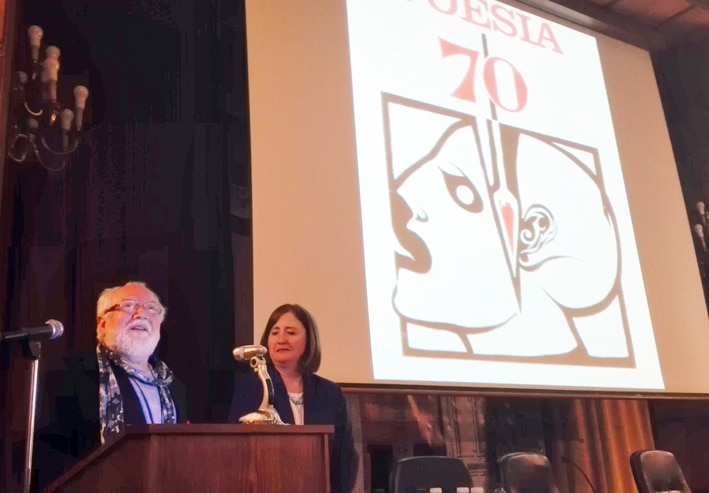 Juan De Loxa Recordó La Implicación De Escritores Y Músicos En El Cambio Social Español.