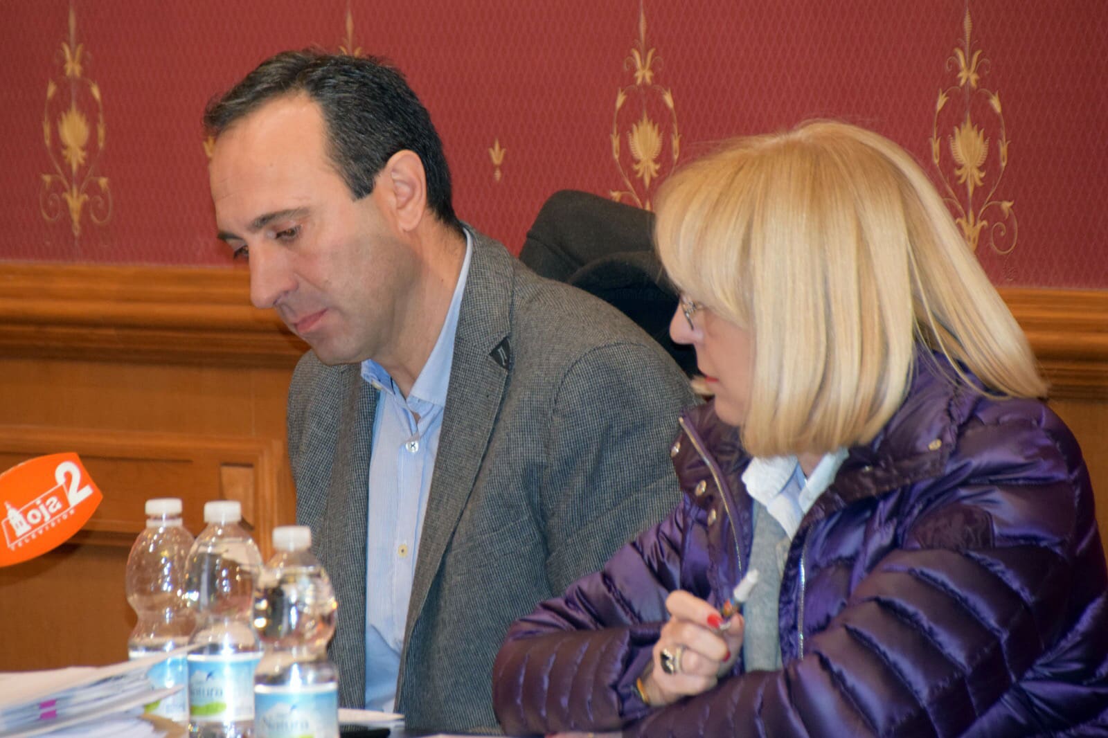 Vázquez, Junto A Su Compañera Mancilla, Durante La Celebración De La última Sesión Plenaria.