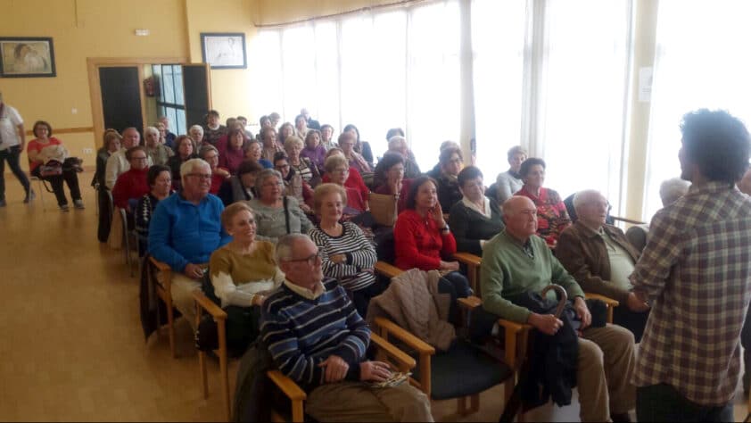 Los Mayores Del Barrio Alto Durante Una De Las Actividades Con Motivo Del 8 M
