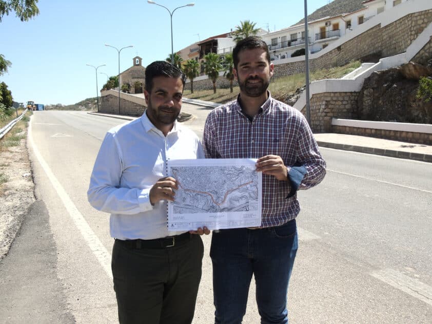 El Alcalde Y El Concejal De Urbanismo Presentan El Proyecto En La Avda. Andalucía Foto: Marta Ramos