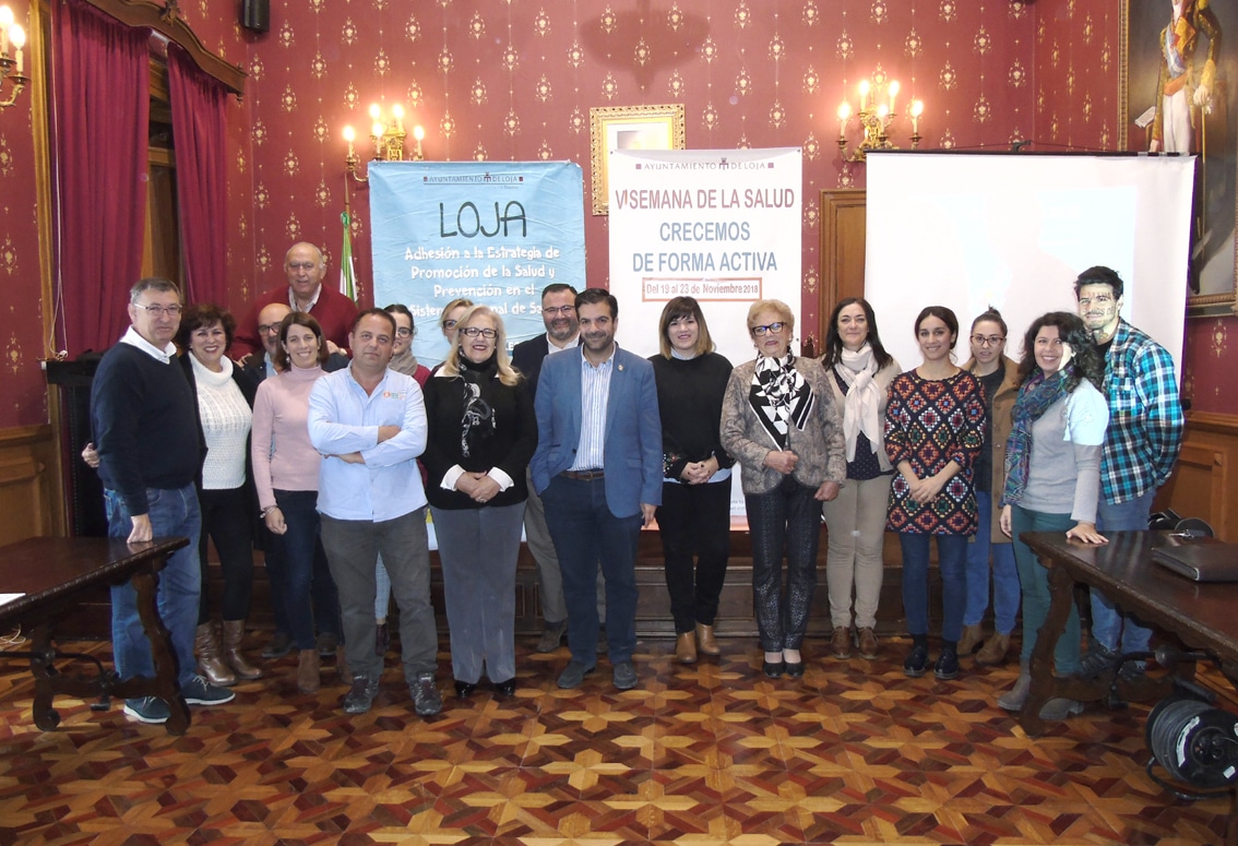 Foto De Familia De Todos Los ámbitos Implicados En La Vi Semana De La Salud. Foto: Calma