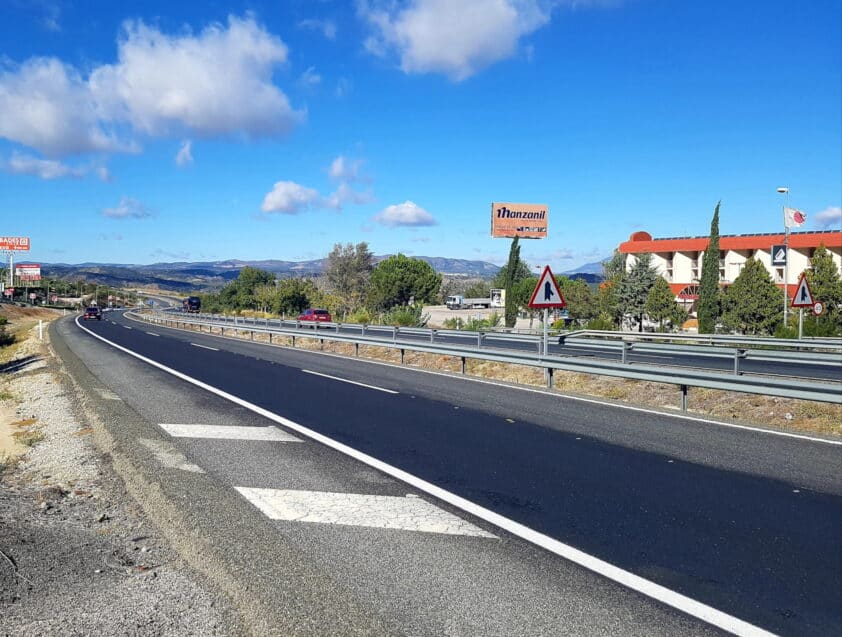 Uno De Los Tramos Asfaltados, A La Altura De Las áreas De Servicio Lojeñas.