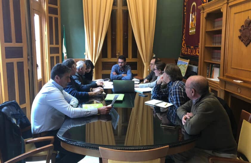 Reunión De Trabajo Entre Urbanismo Y Representantes Empresa. Foto: El Corto