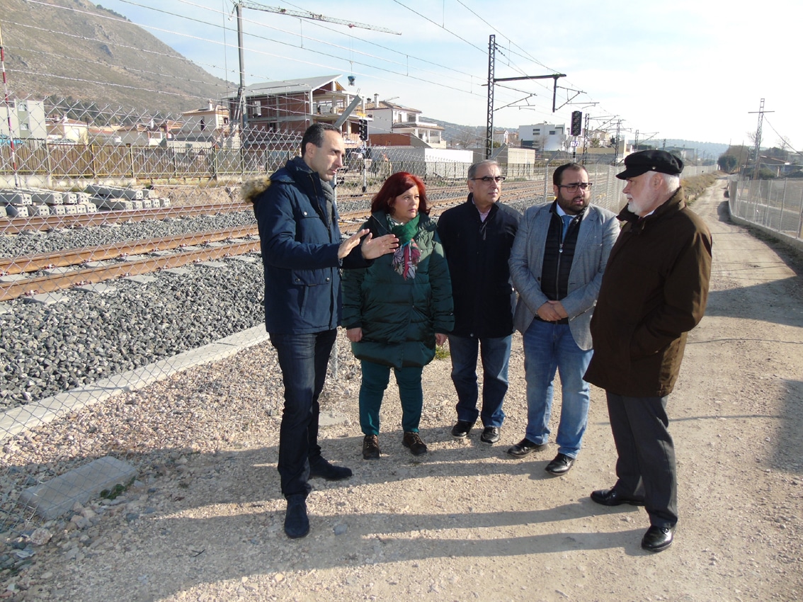 Representantes Del Psoe, Junto Al Trazado Del Ave Por Loja. Foto Calma