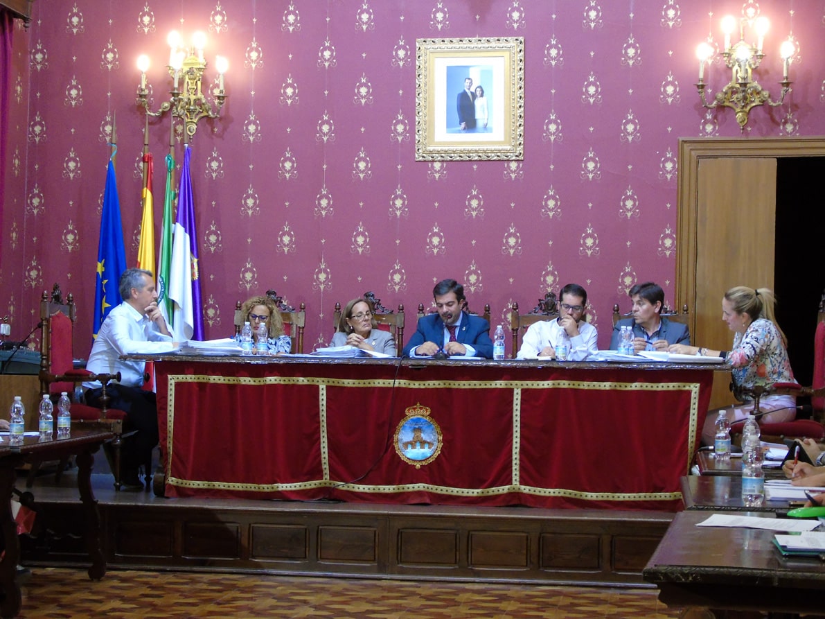 El Ayuntamiento de Loja firma un convenio con UGT para mejorar la ...