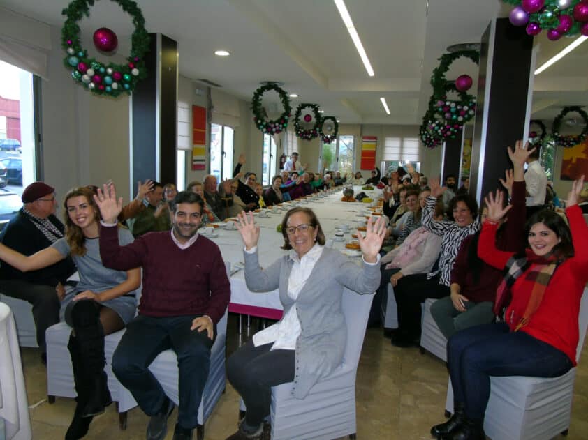 El Alcalde Y La Concejala Merendaron Con Los Usuarios. Foto: C. Molina