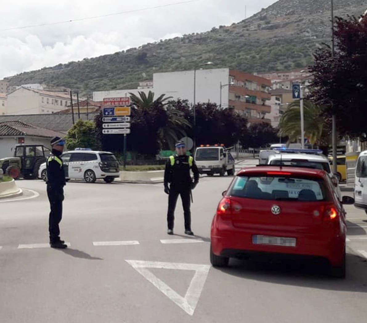 La Policía Local, En Uno De Los Controles Realizados En El Confinamiento. Foto: El Corto