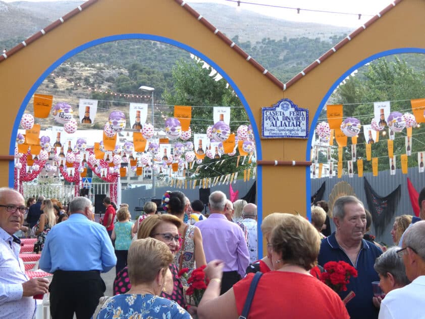 Los Miembros De La Peña Dinámico Aliatar Fueron Los Encargados De Pregonar La Feria Del Año Pasado.