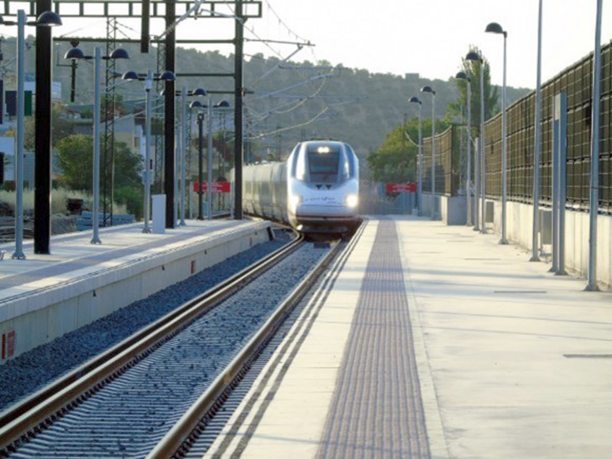 Un Tren Llega A La Estación De Alta Velocidad De Loja. Foto: El Corto
