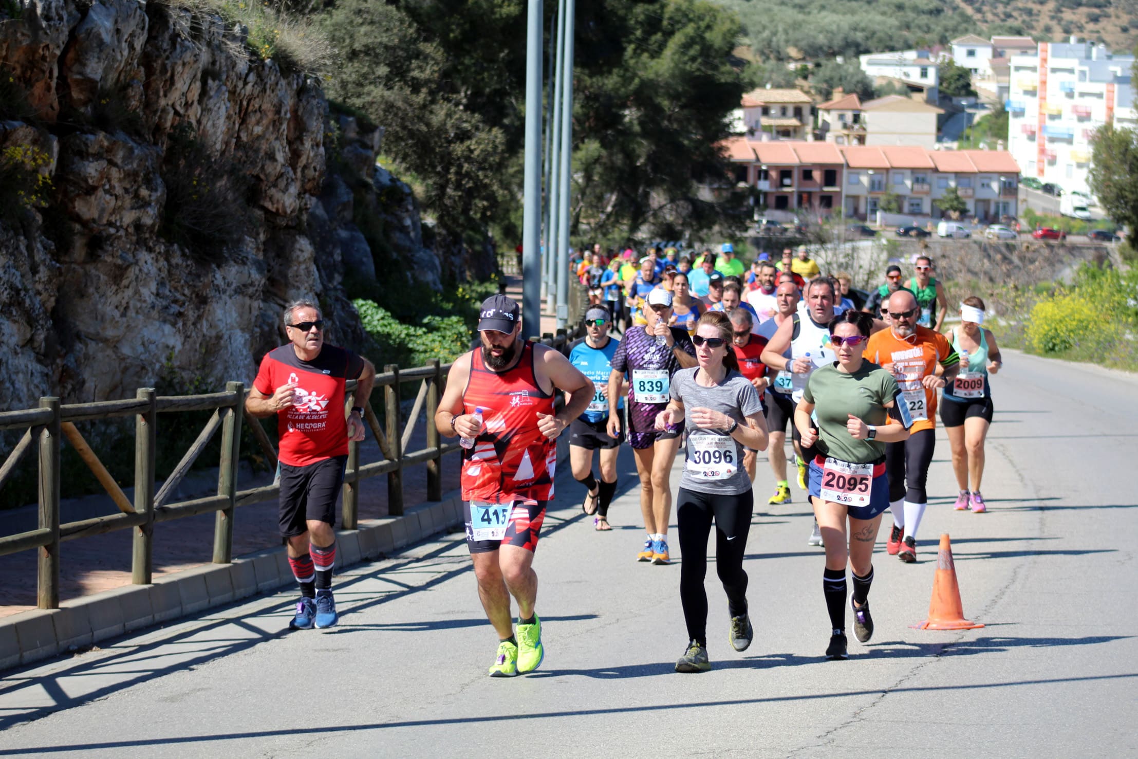 Corredores Subiendo Por La 'redonda' En La Edición Del Pasado Año. Foto: Miguel JÁimez.