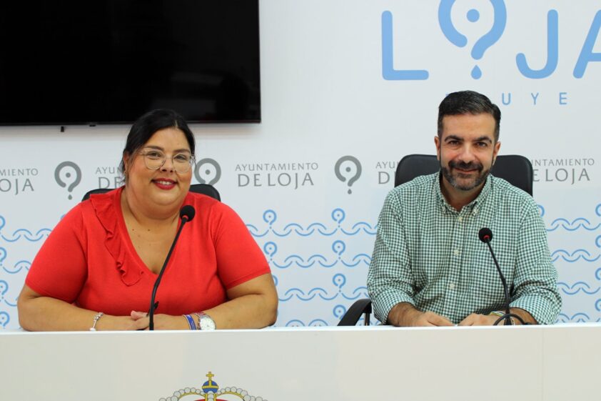Rocío Ortiz Y Joaquín Camacho, En El Transcurso De La Rueda De Prensa. Foto: E. CaÑizares