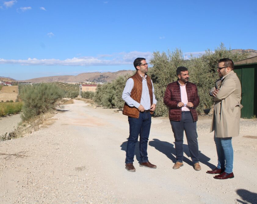 Ordoñez, Camacho Y Bravo, En El Camino De Los Gallombares. Foto: Pp