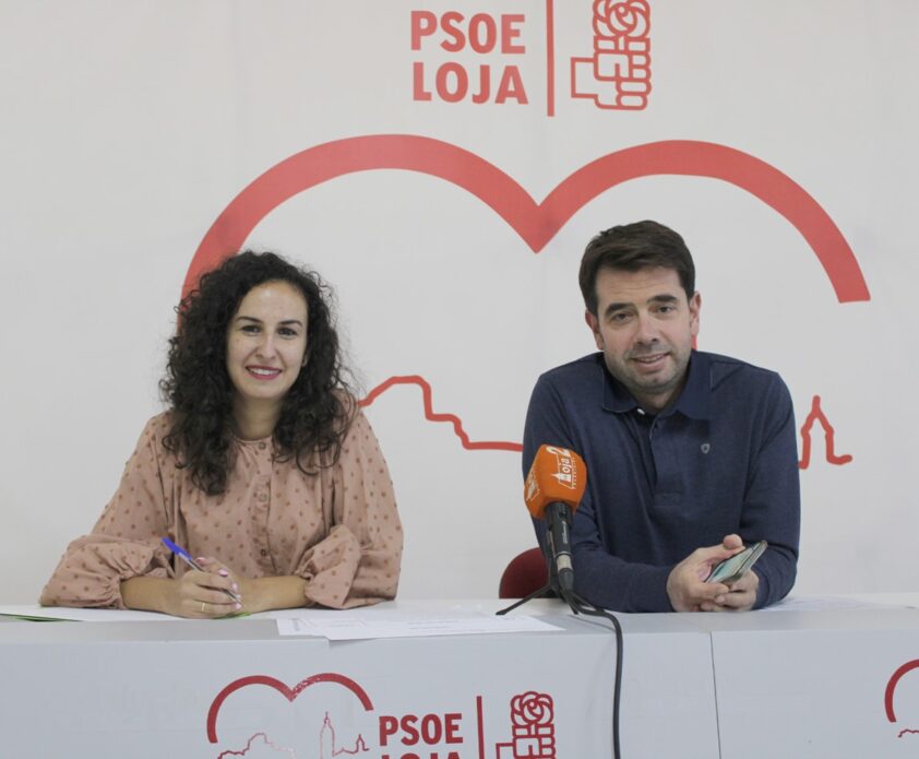 Mª Carmen López Y Antonio García, En Rueda De Prensa En Su Sede. Foto: Calma