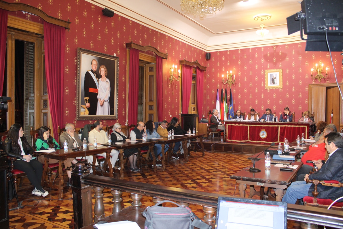 Un Instante De La Sesión Plenaria, Celebrada Ayer Noche En El Ayuntamiento. Foto: C. M.