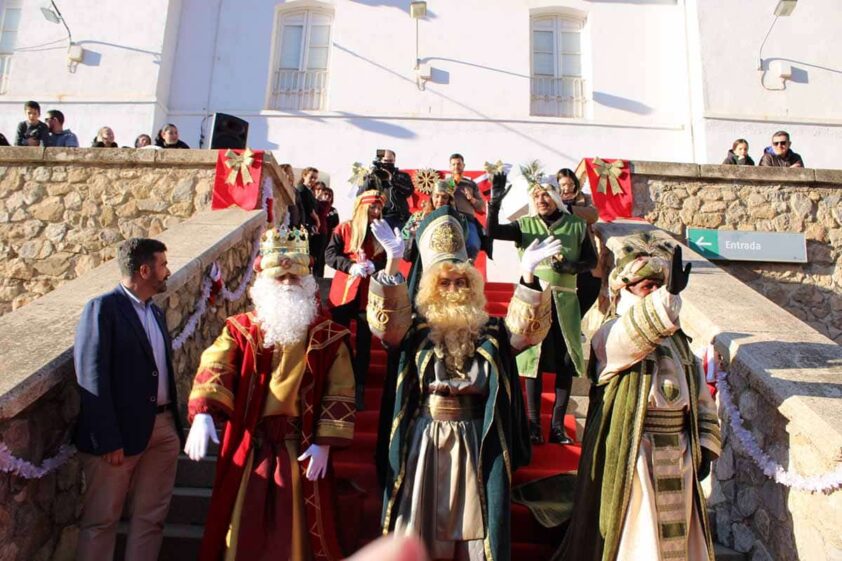 Llegada De Ss.mm. Al Apeadero De San Francisco