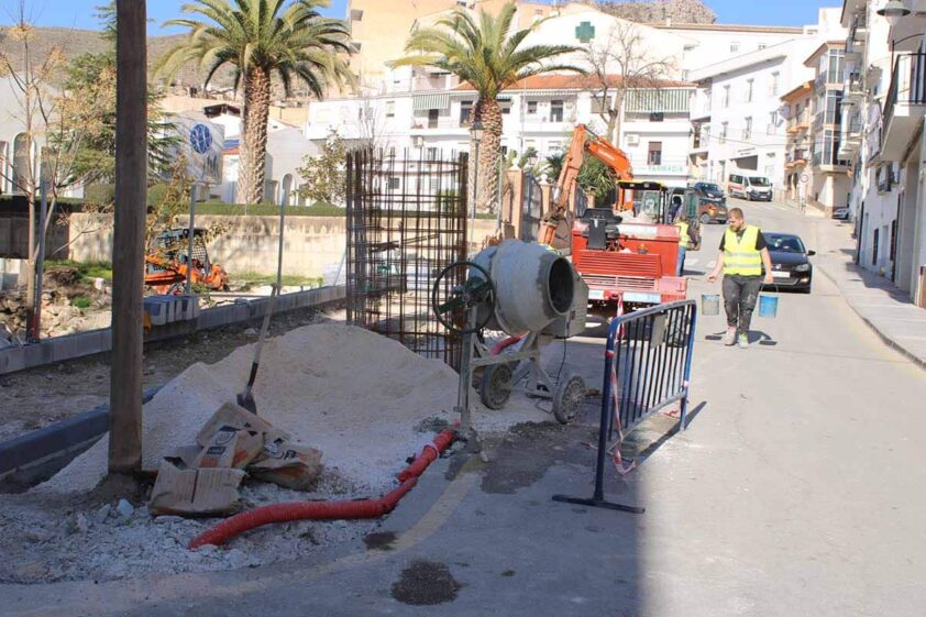 Obra De Ensanche En La Avenida De San Francisco