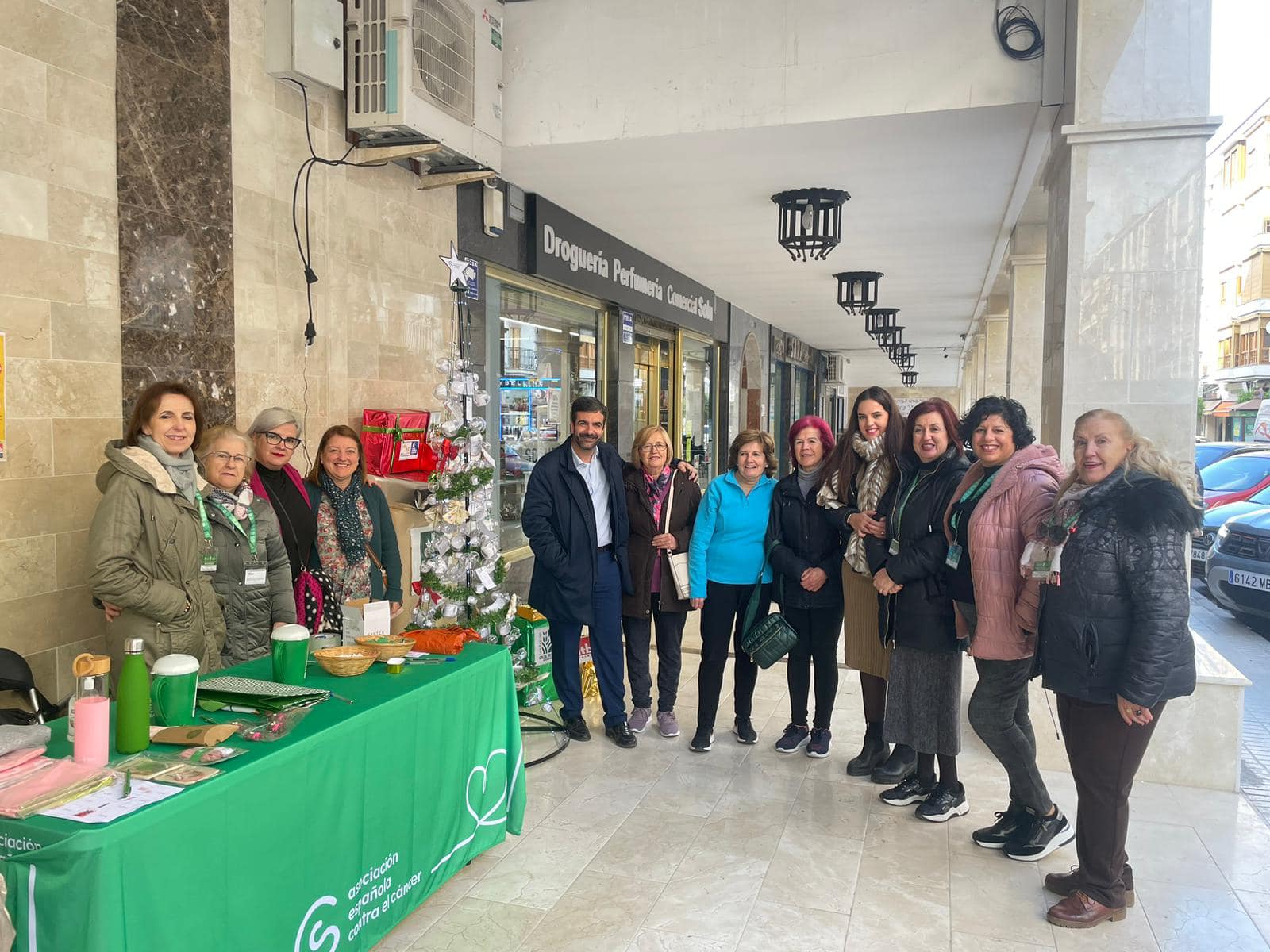 Muchas Personas Se Pasaron A Colgar Su Mensaje En Árbol De Los Deseos. Foto: Cedida
