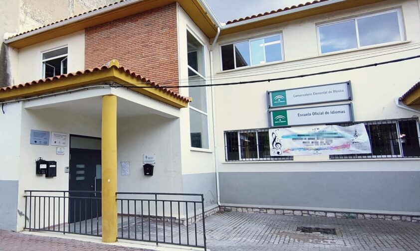 Entrada Principal De La Escuela Oficial De Idiomas En El Paseo De Narváez. Foto: Archivo